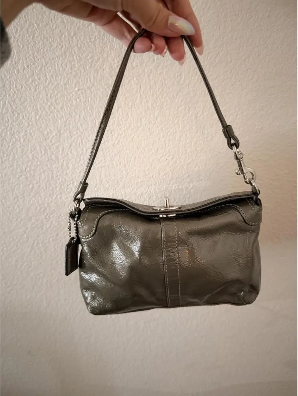 Vintage Gray Patent Leather Turnlock Wristlet